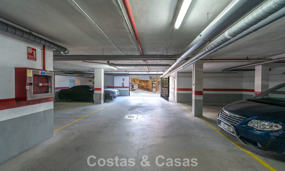 Zonnig en ruim hoekappartement met panoramische vergezichten te koop in de heuvels van Nueva Andalucia, Marbella 779572