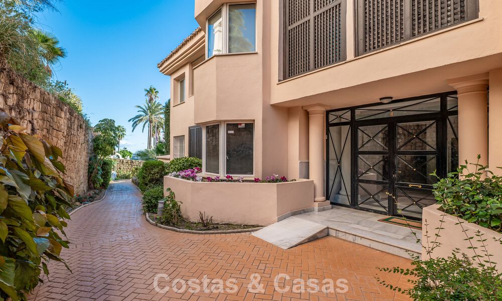 Zonnig en ruim hoekappartement met panoramische vergezichten te koop in de heuvels van Nueva Andalucia, Marbella 779613