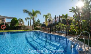 Zonnig en ruim hoekappartement met panoramische vergezichten te koop in de heuvels van Nueva Andalucia, Marbella 779623 