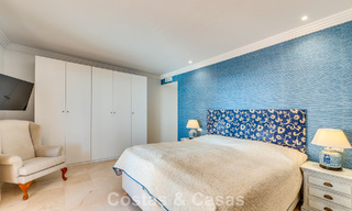 Zonnig en ruim hoekappartement met panoramische vergezichten te koop in de heuvels van Nueva Andalucia, Marbella 779629 