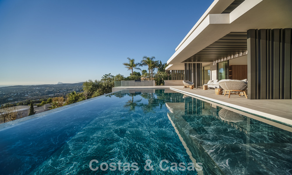 Nieuwe, gesofisticeerde luxevilla te koop in een private, permanent bewaakte gemeenschap van Sotogrande, Costa del Sol 779282