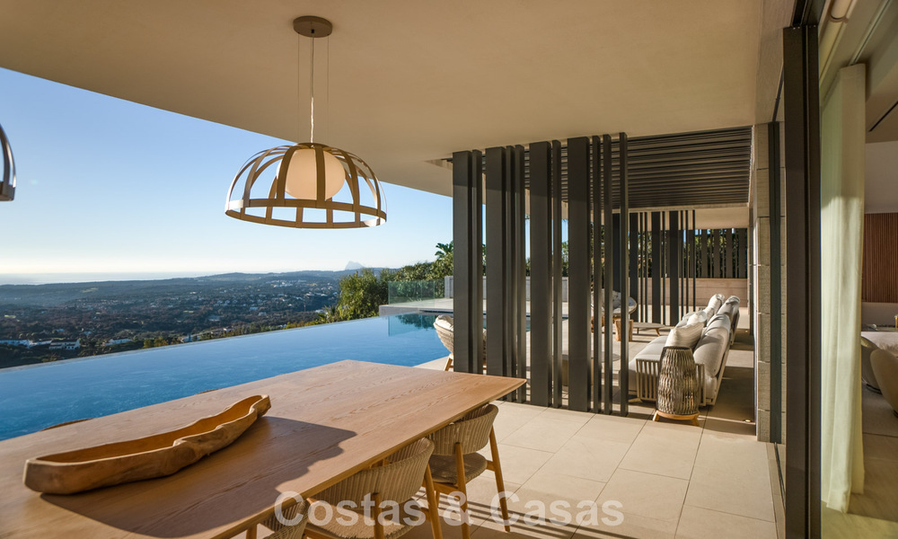 Nieuwe, gesofisticeerde luxevilla te koop in een private, permanent bewaakte gemeenschap van Sotogrande, Costa del Sol 779283