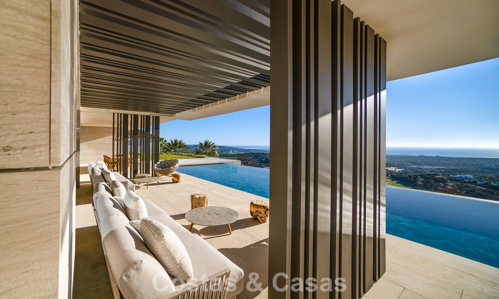 Nieuwe, gesofisticeerde luxevilla te koop in een private, permanent bewaakte gemeenschap van Sotogrande, Costa del Sol 779285