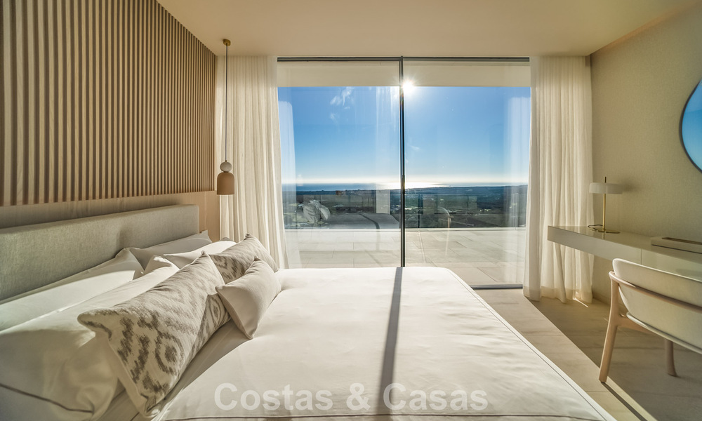 Nieuwe, gesofisticeerde luxevilla te koop in een private, permanent bewaakte gemeenschap van Sotogrande, Costa del Sol 779288
