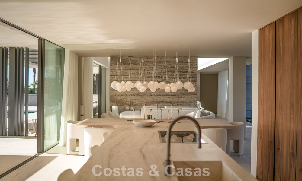 Nieuwe, gesofisticeerde luxevilla te koop in een private, permanent bewaakte gemeenschap van Sotogrande, Costa del Sol 779290