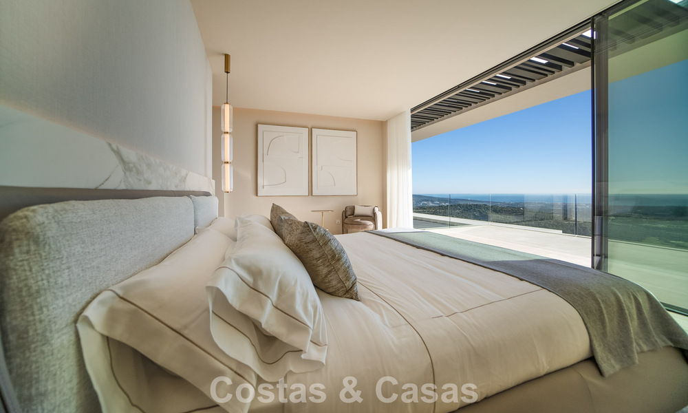 Nieuwe, gesofisticeerde luxevilla te koop in een private, permanent bewaakte gemeenschap van Sotogrande, Costa del Sol 779292