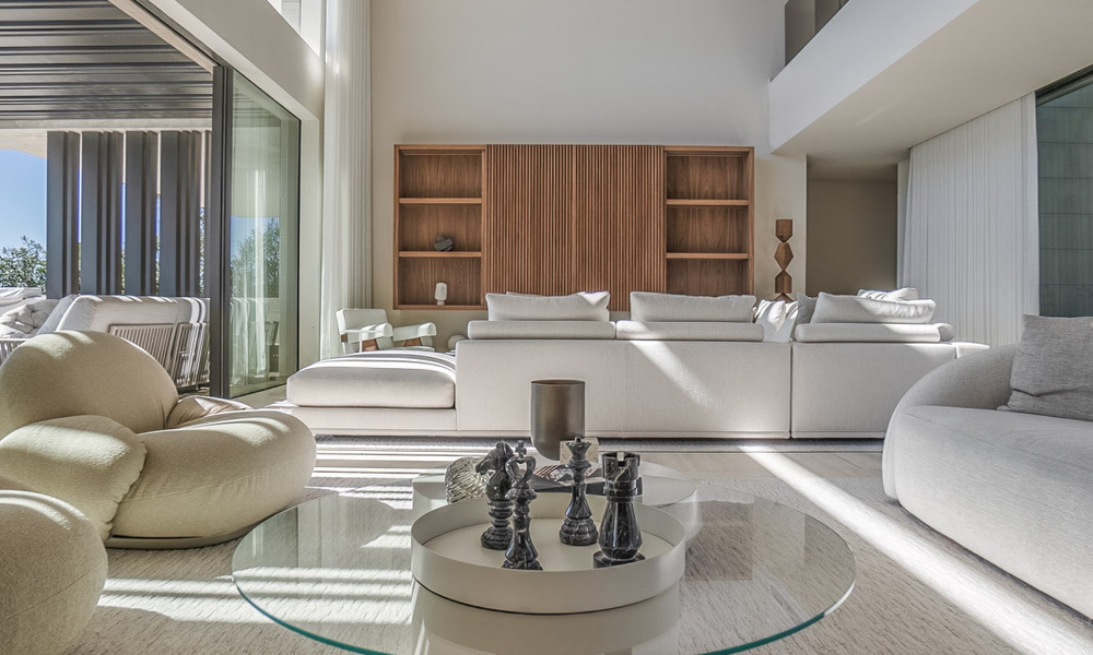 Nieuwe, gesofisticeerde luxevilla te koop in een private, permanent bewaakte gemeenschap van Sotogrande, Costa del Sol 779295