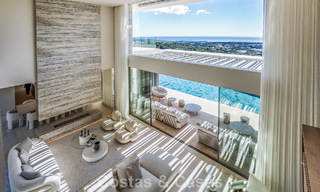 Nieuwe, gesofisticeerde luxevilla te koop in een private, permanent bewaakte gemeenschap van Sotogrande, Costa del Sol 779306 