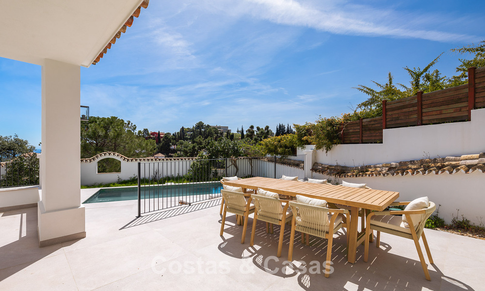 Prestigieus gerenoveerde villa te koop in de geprefereerde, gated urbanisatie van El Madroñal in Marbella - Benahavis 779533