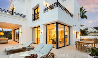 Royale villa met luxueus, mediterrane architectuur te koop, grenzend aan de golfbaan in Marbella - Benahavis 779635 