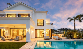 Royale villa met luxueus, mediterrane architectuur te koop, grenzend aan de golfbaan in Marbella - Benahavis 779637 