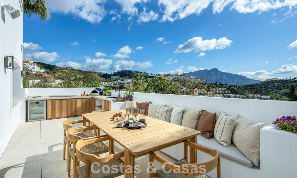 Royale villa met luxueus, mediterrane architectuur te koop, grenzend aan de golfbaan in Marbella - Benahavis 779642