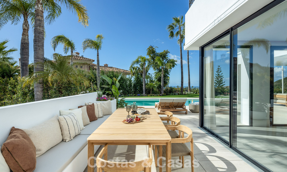 Royale villa met luxueus, mediterrane architectuur te koop, grenzend aan de golfbaan in Marbella - Benahavis 779643