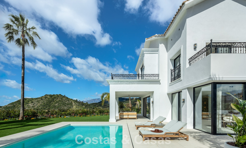 Royale villa met luxueus, mediterrane architectuur te koop, grenzend aan de golfbaan in Marbella - Benahavis 779646
