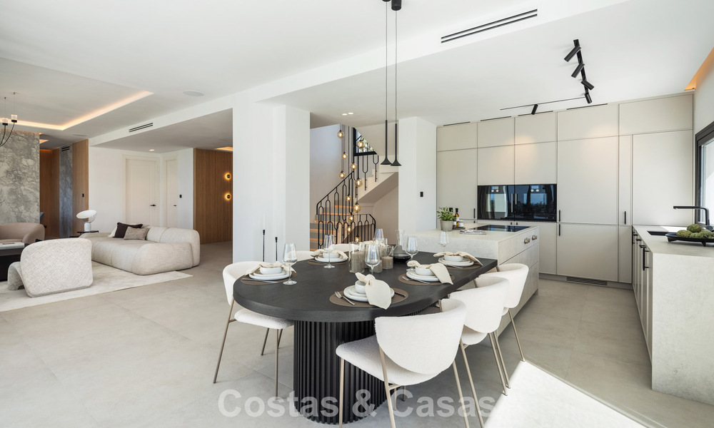 Royale villa met luxueus, mediterrane architectuur te koop, grenzend aan de golfbaan in Marbella - Benahavis 779654