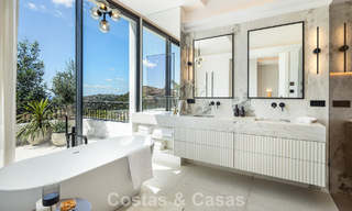 Royale villa met luxueus, mediterrane architectuur te koop, grenzend aan de golfbaan in Marbella - Benahavis 779660 