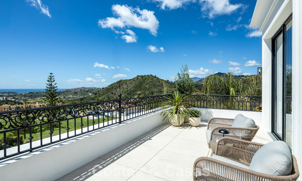 Royale villa met luxueus, mediterrane architectuur te koop, grenzend aan de golfbaan in Marbella - Benahavis 779664