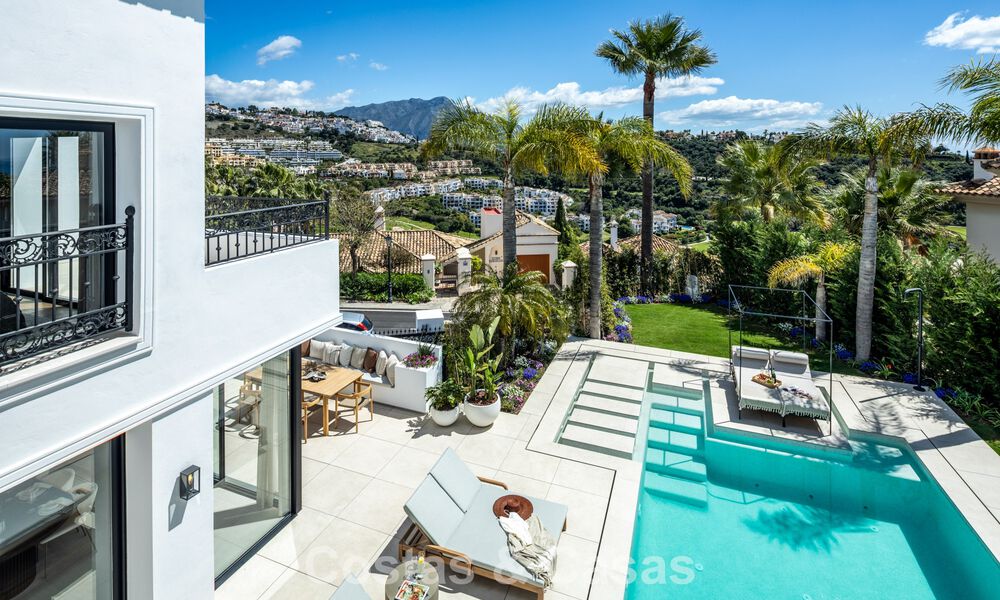 Royale villa met luxueus, mediterrane architectuur te koop, grenzend aan de golfbaan in Marbella - Benahavis 779667