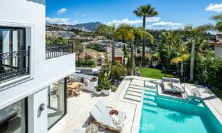 Royale villa met luxueus, mediterrane architectuur te koop, grenzend aan de golfbaan in Marbella - Benahavis 779667 