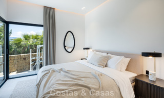 Royale villa met luxueus, mediterrane architectuur te koop, grenzend aan de golfbaan in Marbella - Benahavis 779670 