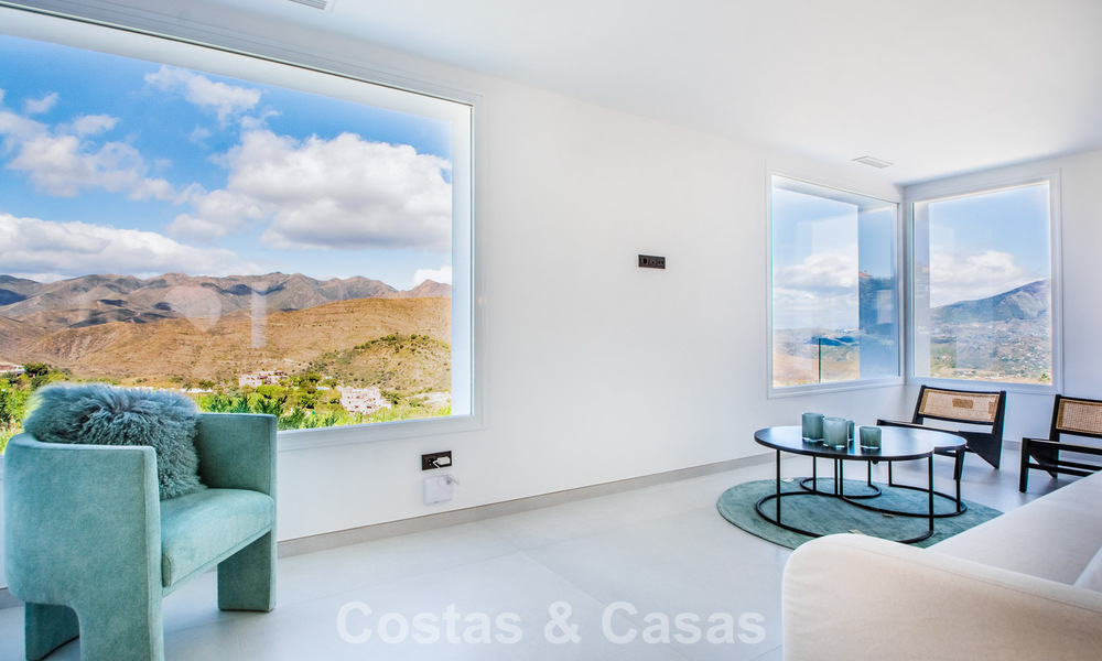 Ruime villa met een moderne, mediterrane bouwstijl te koop ten oosten van Marbella centrum 779855