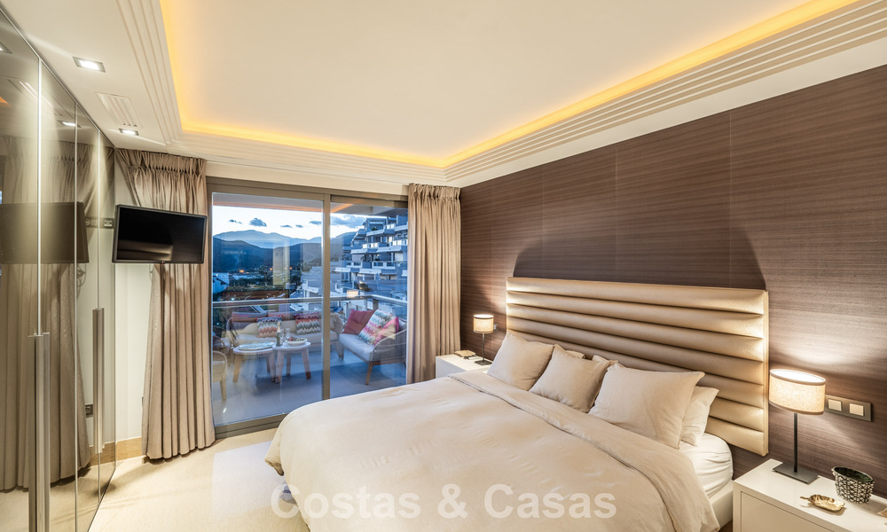 Eigentijds appartement met panoramisch golf- en zeezicht te koop in Marbella - Benahavis 779778