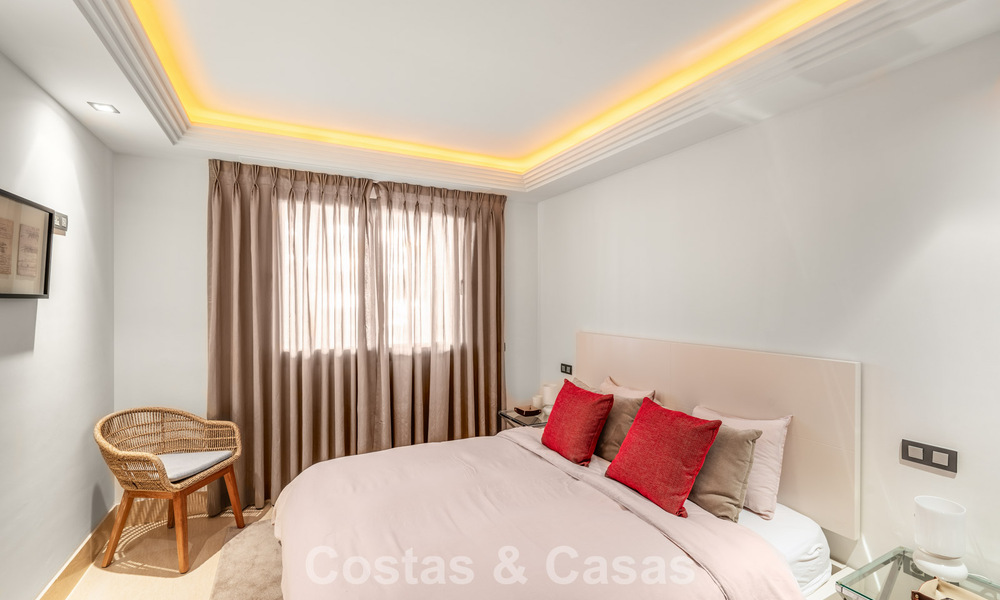 Eigentijds appartement met panoramisch golf- en zeezicht te koop in Marbella - Benahavis 779788