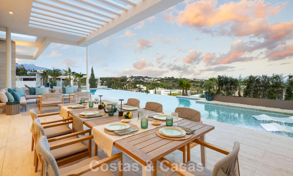 High-end luxevilla met panoramische vergezichten te koop in een golfresort op de Golden Mile in Benahavis - Marbella 780110