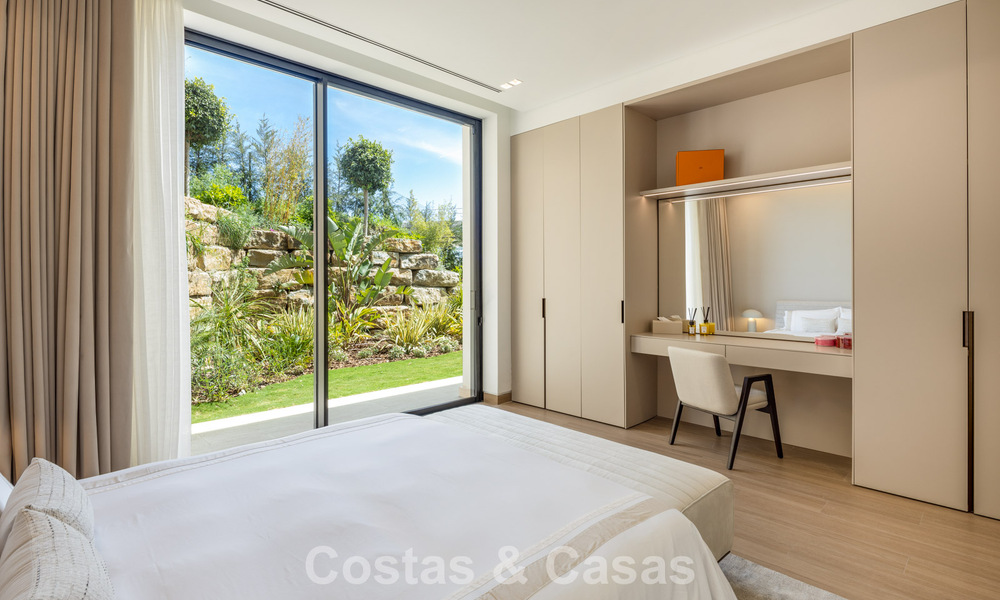 High-end luxevilla met panoramische vergezichten te koop in een golfresort op de Golden Mile in Benahavis - Marbella 780135