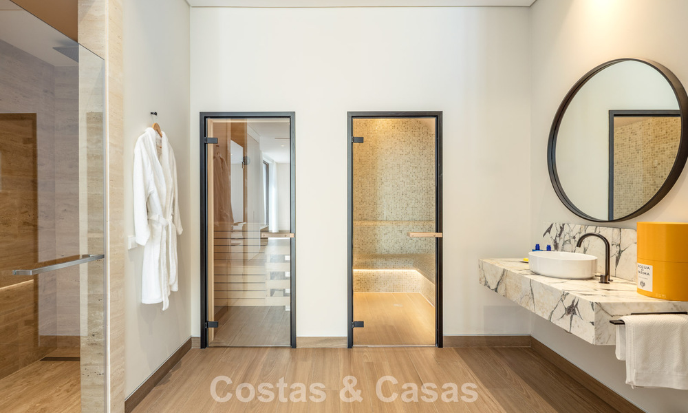 High-end luxevilla met panoramische vergezichten te koop in een golfresort op de Golden Mile in Benahavis - Marbella 780139