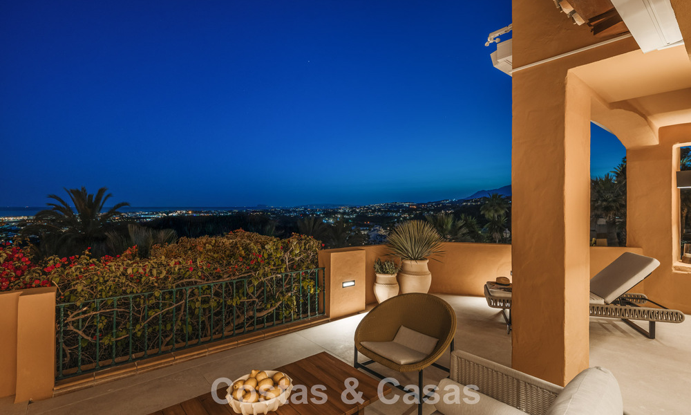 Eersteklas appartement met panoramisch zeezicht te koop in Nueva Andalucia’s golfvallei, Marbella 780261