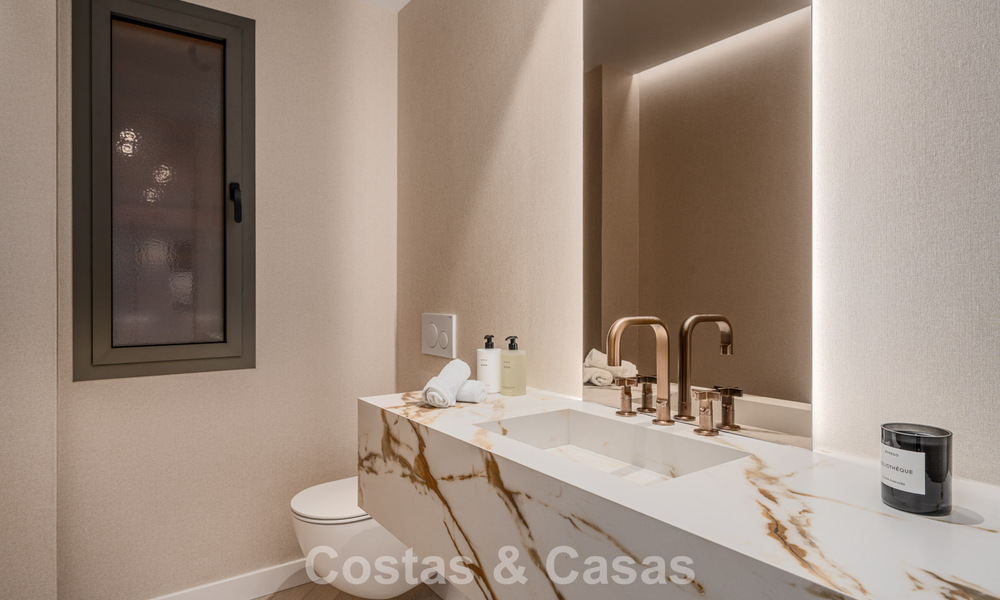 Eersteklas appartement met panoramisch zeezicht te koop in Nueva Andalucia’s golfvallei, Marbella 780262