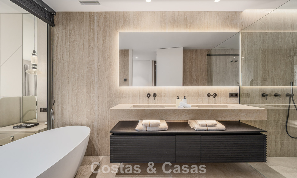 Eersteklas appartement met panoramisch zeezicht te koop in Nueva Andalucia’s golfvallei, Marbella 780265