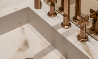 Eersteklas appartement met panoramisch zeezicht te koop in Nueva Andalucia’s golfvallei, Marbella 780266 