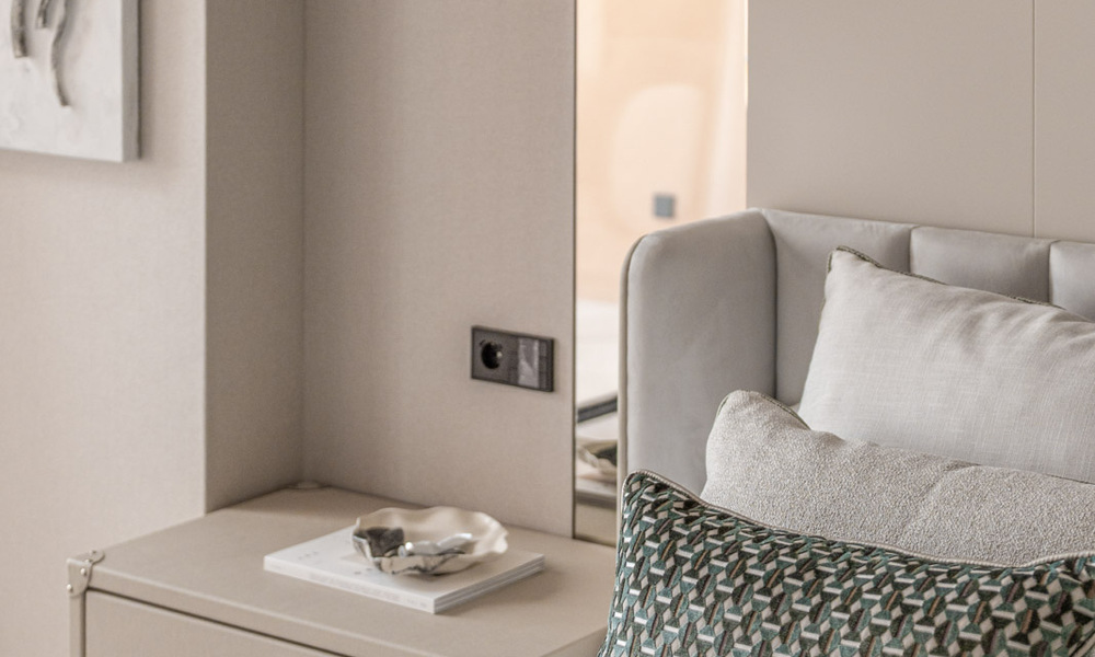 Eersteklas appartement met panoramisch zeezicht te koop in Nueva Andalucia’s golfvallei, Marbella 780275