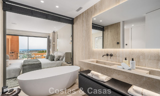 Eersteklas appartement met panoramisch zeezicht te koop in Nueva Andalucia’s golfvallei, Marbella 780283 