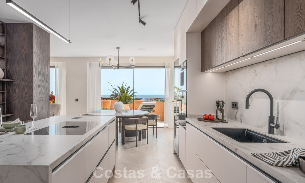 Eersteklas appartement met panoramisch zeezicht te koop in Nueva Andalucia’s golfvallei, Marbella 780287