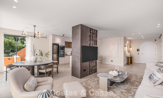 Eersteklas appartement met panoramisch zeezicht te koop in Nueva Andalucia’s golfvallei, Marbella 780289 
