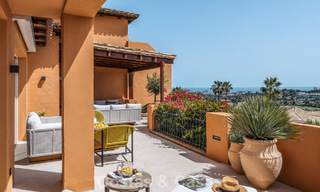 Eersteklas appartement met panoramisch zeezicht te koop in Nueva Andalucia’s golfvallei, Marbella 780291 