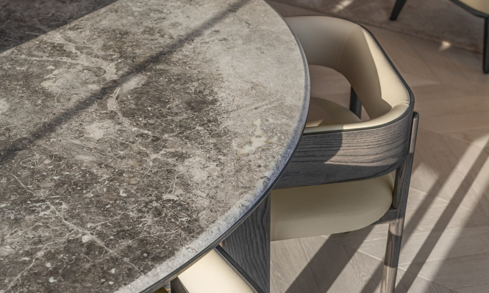 Eersteklas appartement met panoramisch zeezicht te koop in Nueva Andalucia’s golfvallei, Marbella 780300