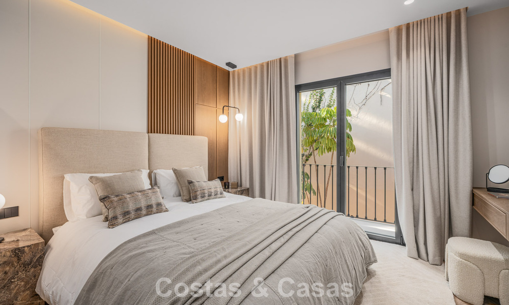 Instapklaar, modernistisch gerenoveerd herenhuis te koop in een gated community in La Quinta, Benahavis - Marbella 780314