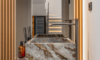 Instapklaar, modernistisch gerenoveerd herenhuis te koop in een gated community in La Quinta, Benahavis - Marbella 780316 