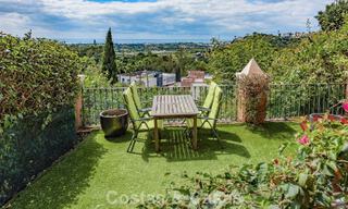 Ruim verhoogd tuinappartement met panoramisch zeezicht te koop in Benahavis - Marbella 780211 