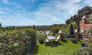 Ruim verhoogd tuinappartement met panoramisch zeezicht te koop in Benahavis - Marbella 780218 