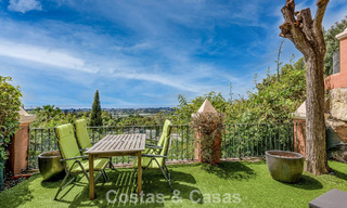 Ruim verhoogd tuinappartement met panoramisch zeezicht te koop in Benahavis - Marbella 780219 