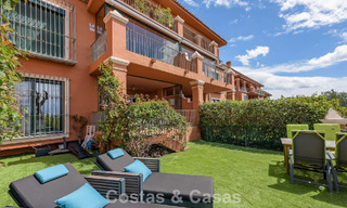 Ruim verhoogd tuinappartement met panoramisch zeezicht te koop in Benahavis - Marbella 780221 