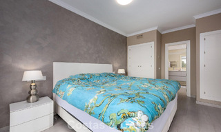 Ruim verhoogd tuinappartement met panoramisch zeezicht te koop in Benahavis - Marbella 780235 