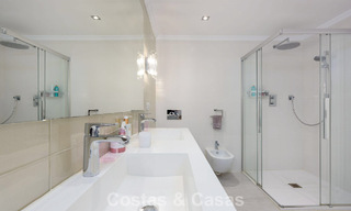 Ruim verhoogd tuinappartement met panoramisch zeezicht te koop in Benahavis - Marbella 780238 