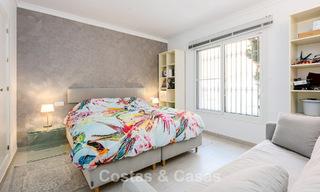 Ruim verhoogd tuinappartement met panoramisch zeezicht te koop in Benahavis - Marbella 780239 