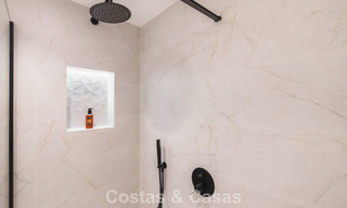 4-slaapkamer luxe appartement te koop in een beveiligd complex direct aan de golfbaan in Nueva Andalucia, Marbella 780347 